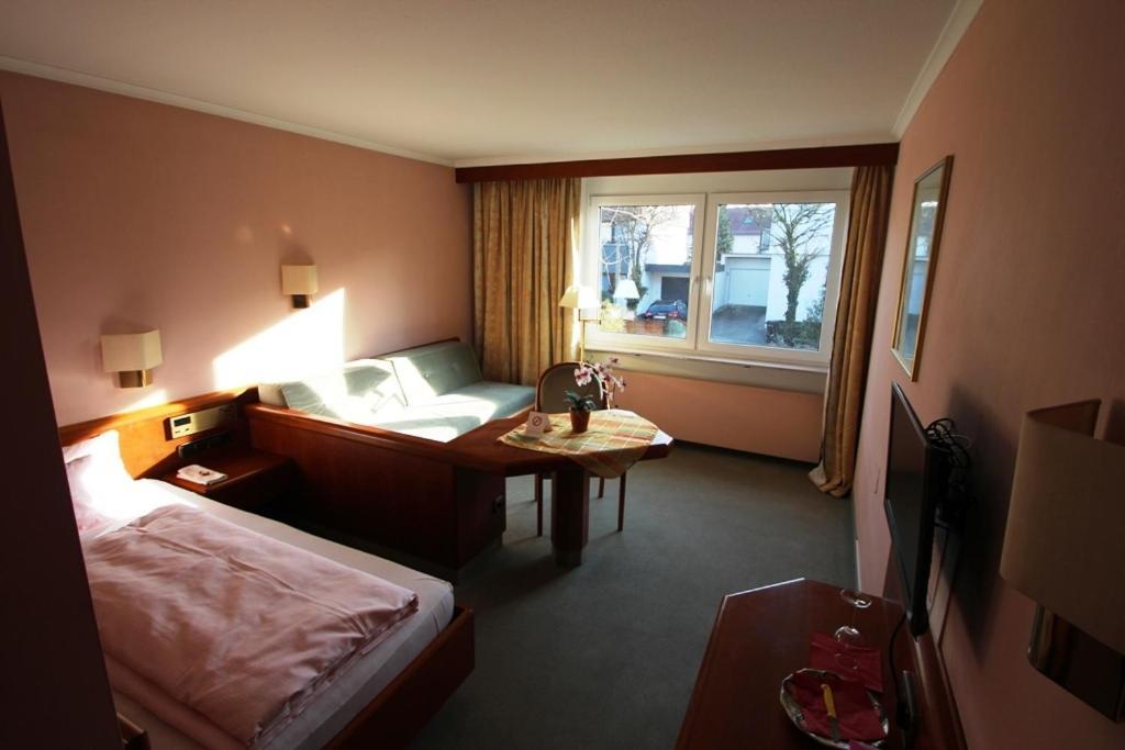 Am Kurpark 3*