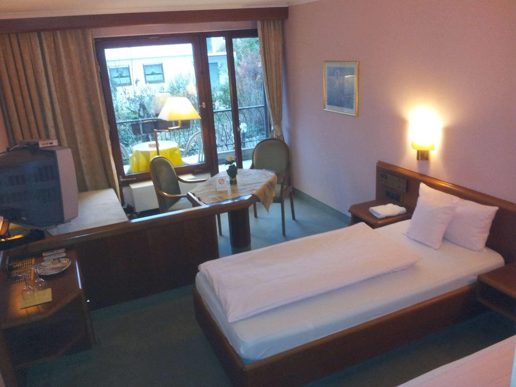 Hotel Am Kurpark 3*